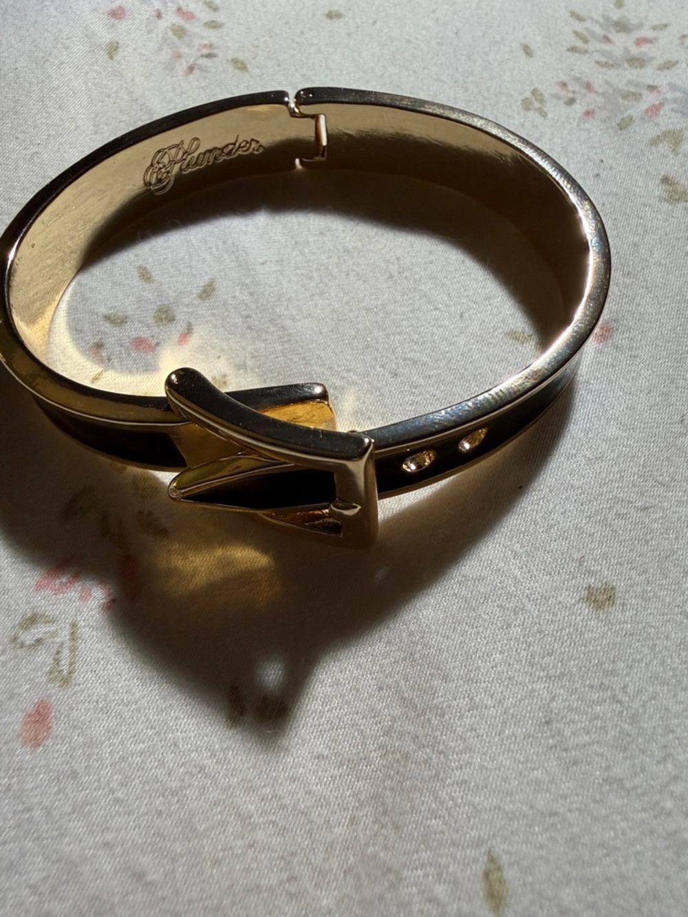 Plunder Gold and Black Belt-Style Hinged Bangle